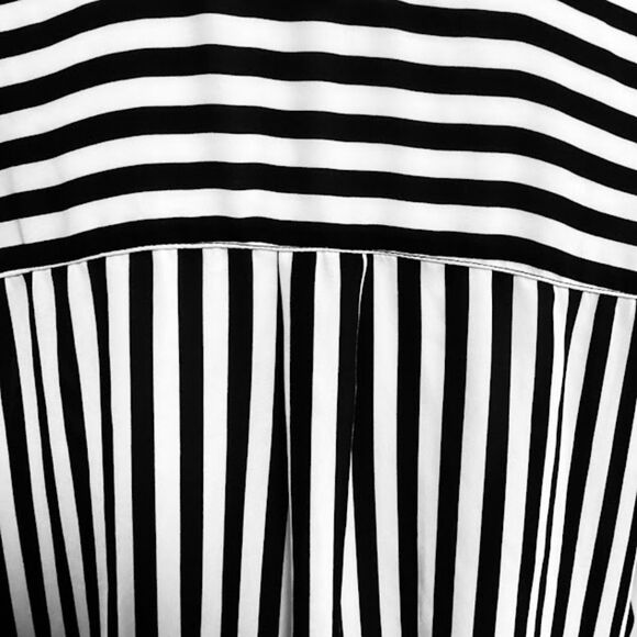 Torrid Black/White Long Sleeve Tunic Blouse in Size 2X - Picture 5 of 8